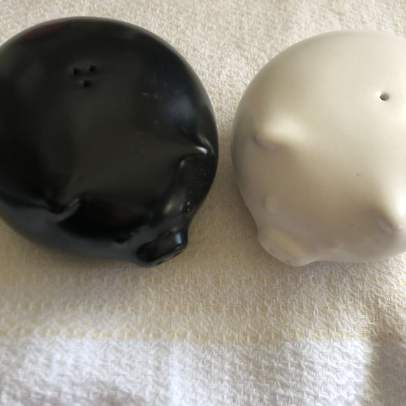 Pig Salt and Pepper Shakers - Picture 7 of 7